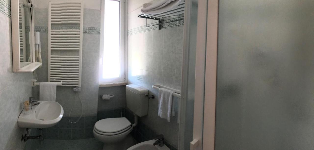 Hotel Residence Villa Marzia Марина-ди-Пьетрасанта Экстерьер фото
