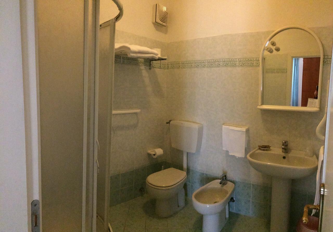 Hotel Residence Villa Marzia Марина-ди-Пьетрасанта Экстерьер фото