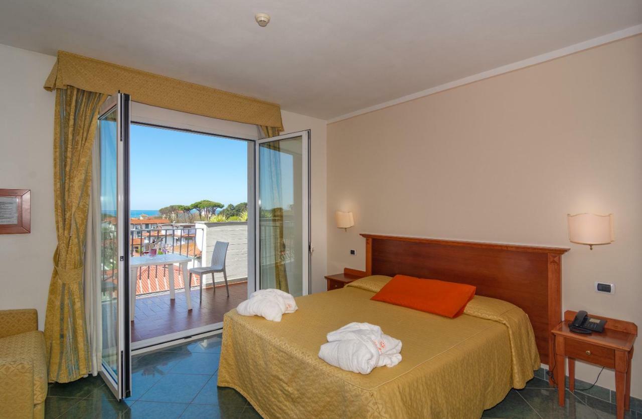 Hotel Residence Villa Marzia Марина-ди-Пьетрасанта Экстерьер фото