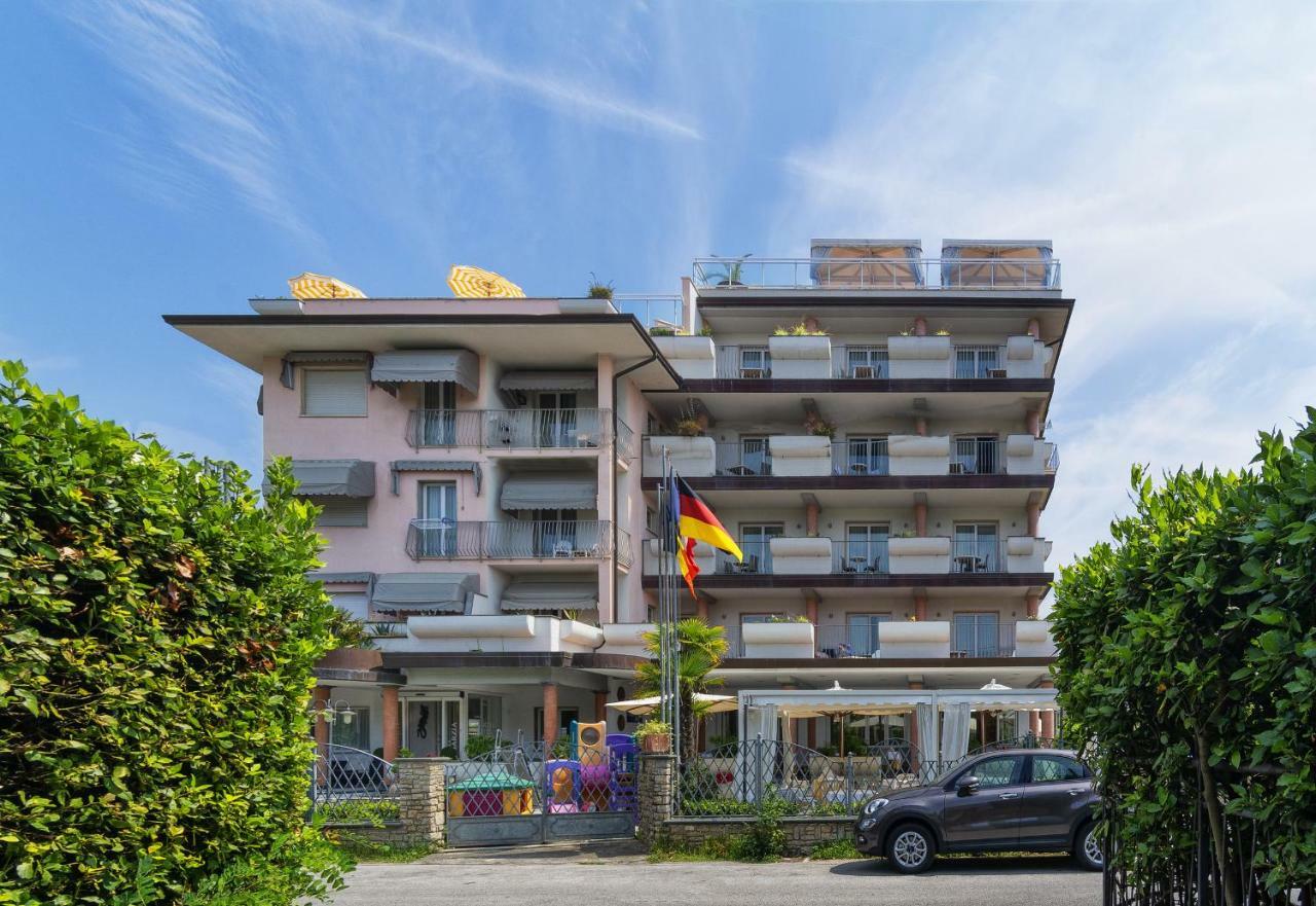 Hotel Residence Villa Marzia Марина-ди-Пьетрасанта Экстерьер фото