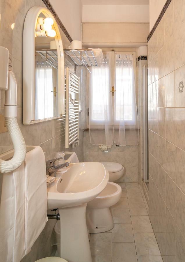 Hotel Residence Villa Marzia Марина-ди-Пьетрасанта Экстерьер фото
